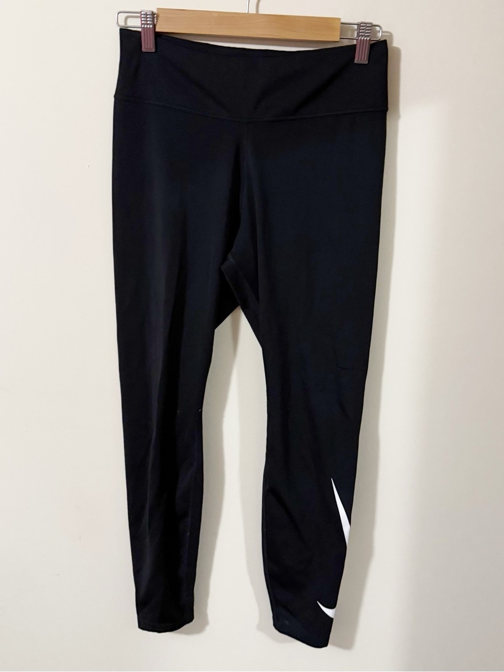 Nike Dri Fit Womens Black Leggings Size Medium Activewear Gym Running Logo
